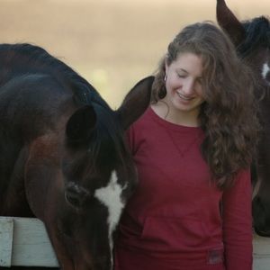 Meet your Posher, Monica